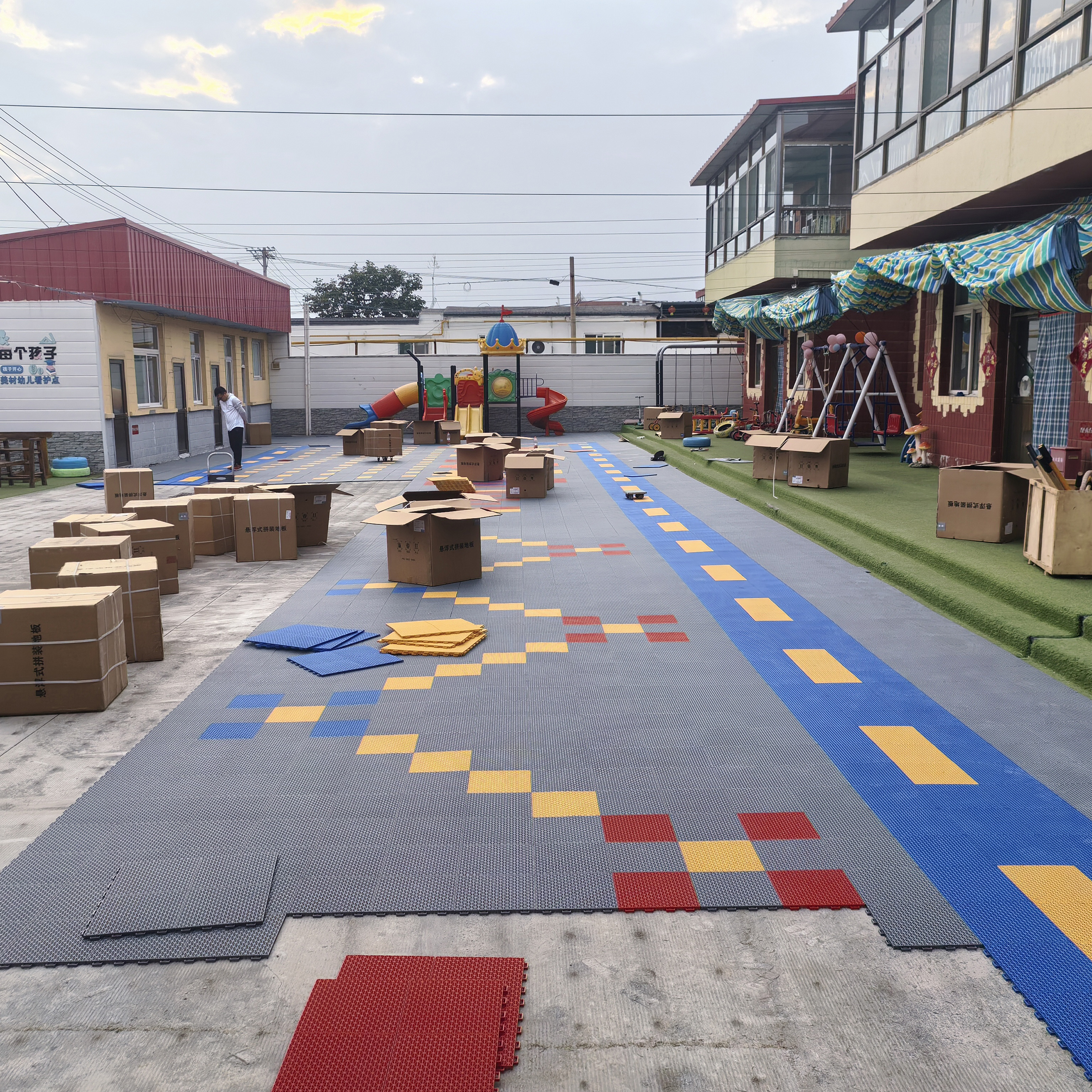 Outdoor Sport Court Flooring - OEM Customized Indoor/Outdoor Antiskid Flat Interlocking